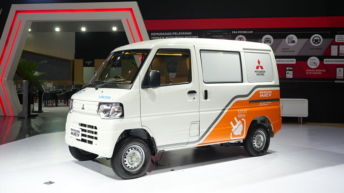 Mẫu &ocirc; t&ocirc; điện Minicab-MiEV được Mitsubishi giới thiệu lại v&agrave;o năm ngo&aacute;i.