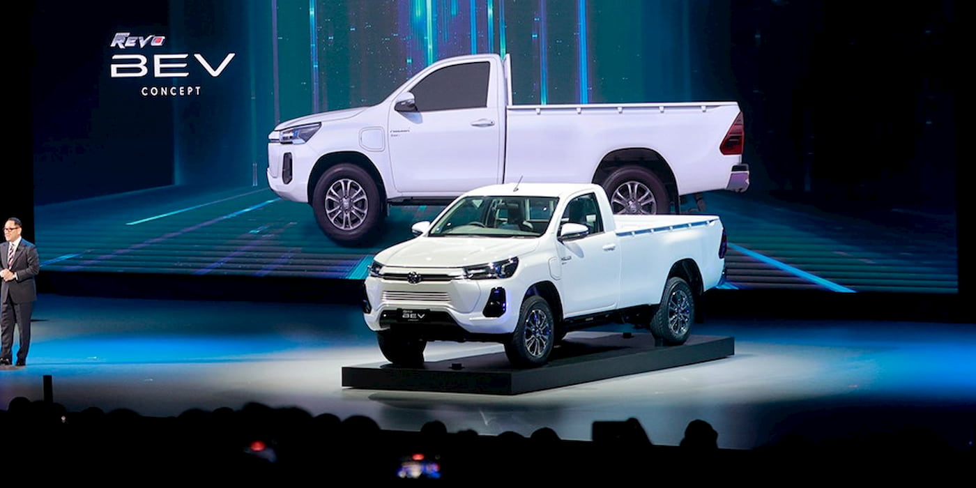 Lộ ảnh thử nghiệm tại Thái Lan phiên bản hiệu suất cao Toyota Hilux REVO  sẽ thách thức trực tiếp Ford Ranger Raptor  Otosaigon