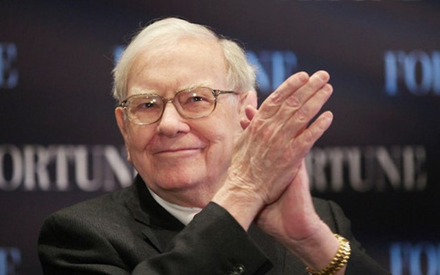 Warren Buffett &quot;bỏ t&#250;i&quot; 50 tỷ USD nhờ cổ phiếu Apple năm 2020 - Ảnh 1
