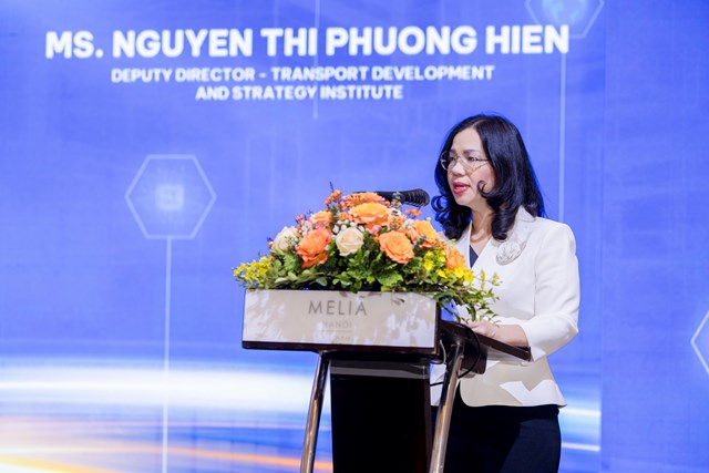 B&agrave; Nguyễn Thị Phương Hiền, Ph&oacute; Viện trưởng phụ tr&aacute;ch Viện Chiến lược v&agrave; Ph&aacute;t triển Giao th&ocirc;ng vận tải, b&agrave;y tỏ sự vui mừng về việc hợp t&aacute;c c&ugrave;ng Việt Nam SuperPortTM. &nbsp;