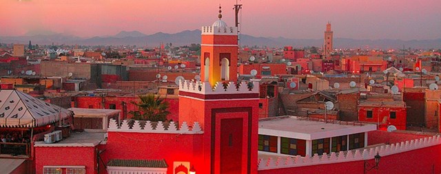 Marrakech l&agrave; th&agrave;nh phố tr&agrave;n ngập sắc đỏ. &nbsp;