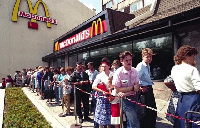 C&#226;u chuyện kinh doanh: L&#253; do khiến đế chế McDonald’s r&#250;t khỏi Nga  - Ảnh 12