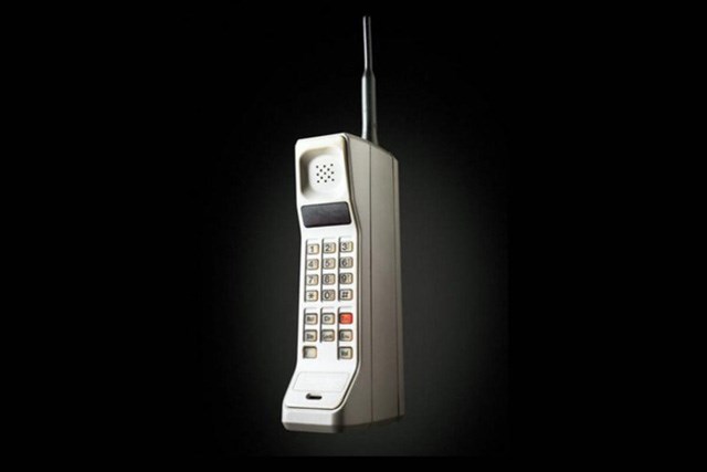 Chiếc điện thoại đầu ti&ecirc;n của Motorola