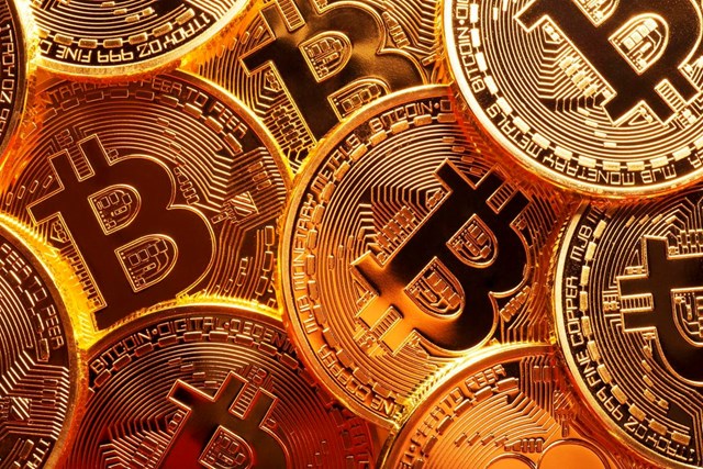 Trong năm 2021, Bitcoin đ&atilde; tăng vọt từ khoảng 33.000 USD v&agrave;o đầu năm l&ecirc;n tới 69.000 USD v&agrave;o th&aacute;ng 11