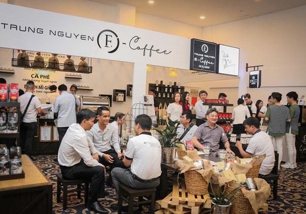 Sau 3 năm, E-Coffee của đại gia Đặng L&#234; Nguy&#234;n Vũ mới mở được 700 cửa h&#224;ng, đạt 21% so với kế hoạch - Ảnh 1