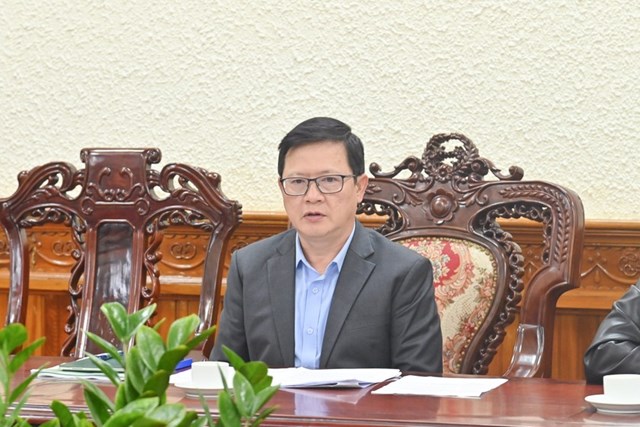 Thứ trưởng Bộ Tư ph&aacute;p Mai Lương Kh&ocirc;i điều h&agrave;nh cuộc họp.