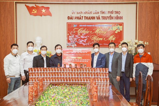 Công ty Bảo Trí phối hợp Nhà thuốc Minh Châu tặng Viên thảo mộc Thiên Việt An cho Đài Phát thanh và Truyền hình tỉnh Phú Thọ