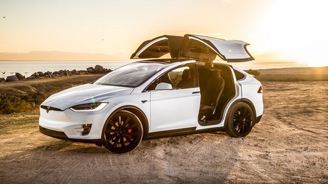 Model X - mẫu xe điện thể thao nổi bật nhất của Tesla.