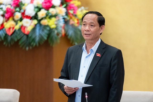 Ph&oacute; Chủ tịch Quốc hội Trần Quang Phương điều h&agrave;nh nội dung phi&ecirc;n họp. &nbsp;