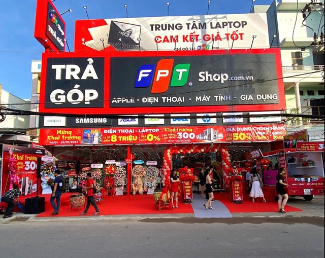 FPT Retail: Doanh thu 2023 dự đạt đỉnh mới 34.000 tỷ, tuy&#234;n bố Long Ch&#226;u l&#224; nh&#224; thuốc c&#243; số cửa h&#224;ng lớn nhất Việt Nam - Ảnh 1