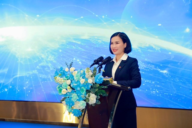 Chủ tịch B&ugrave;i Thị Thanh Hương ph&aacute;t biểu tại Đại hội.
