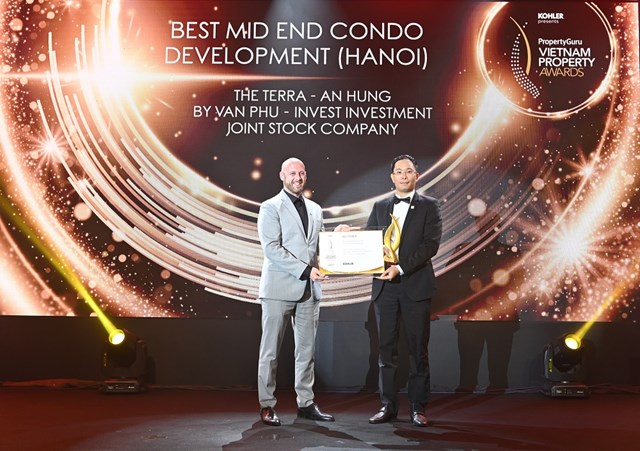 Văn Ph&uacute; - Invest trong Lễ vinh danh PropertyGuru Vietnam Property Award 2020