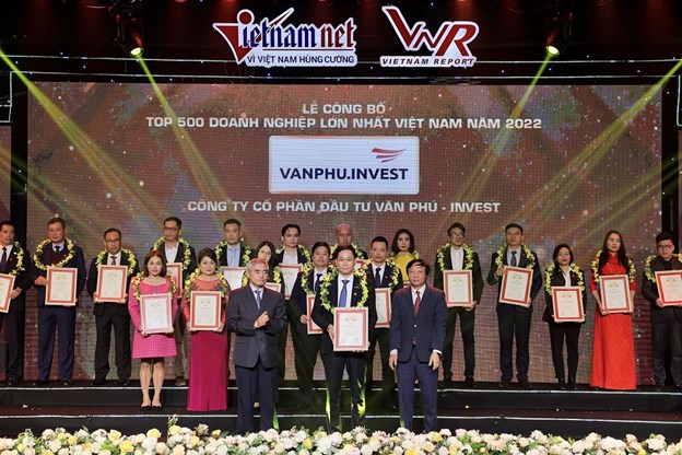 Văn Ph&uacute; - Invest được vinh danh Top 500 Doanh nghiệp lớn nhất Việt Nam 2022 &nbsp;