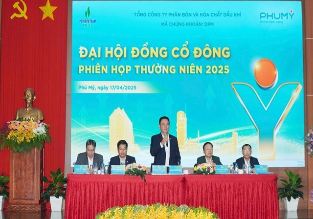 Đo&agrave;n Chủ tịch điều h&agrave;nh phi&ecirc;n họp.