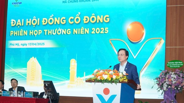 &Ocirc;ng B&ugrave;i Minh Tiến ph&aacute;t biểu tại phi&ecirc;n họp.