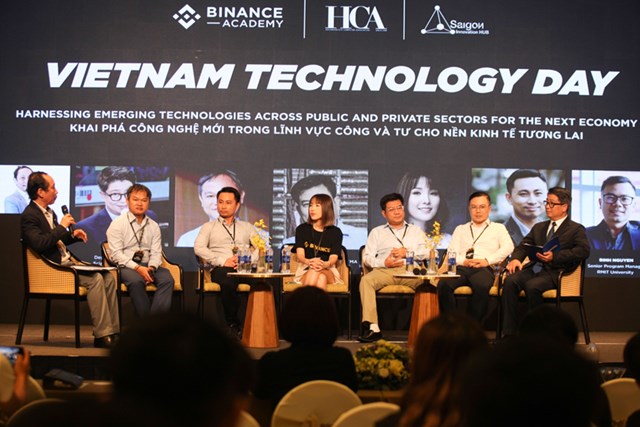 C&aacute;c diễn giả trong phi&ecirc;n thảo luận ng&agrave;y 19/4 trong sự kiện Vietnam Technology Day
