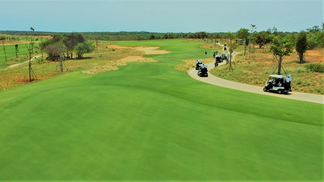 NovaWorld Phan Thiet vừa khai trương s&acirc;n Golf PGA Ocean &ndash; m&ocirc;̣t trong hai s&acirc;n thu&ocirc;̣c cụm s&acirc;n Golf PGA 36 h&ocirc;́ đ&ocirc;̣c quy&ecirc;̀n tại Vi&ecirc;̣t Nam. Ảnh: Novaland.