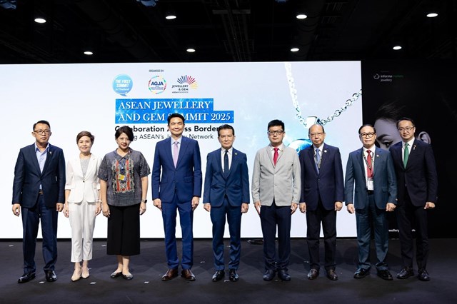 Doanh nh&acirc;n Vũ Minh Ch&acirc;u tham dự Hội nghị Thượng đỉnh Trang sức v&agrave; Đ&aacute; ngọc ASEAN.