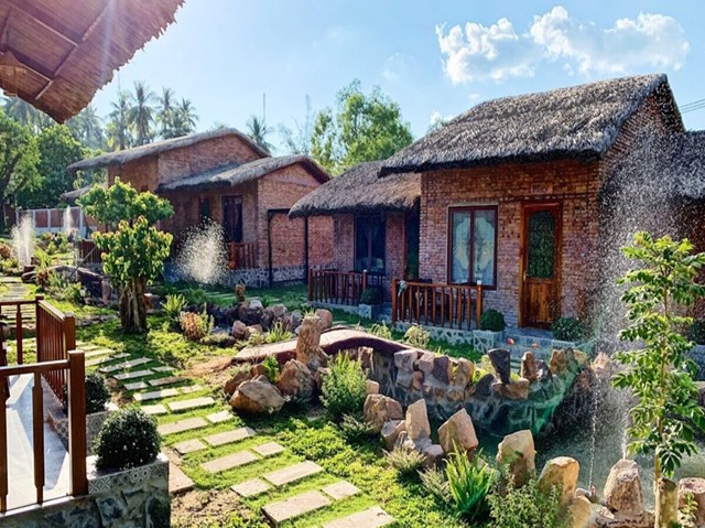 Thu về h&#224;ng trăm triệu mỗi th&#225;ng nhờ chuyển đổi đất đầu tư mắc kẹt sang homestay&#160; - Ảnh 1