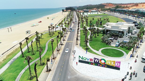 7 km bờ bi&ecirc;̉n tại NovaWorld Phan Thiet là đi&ecirc;̉m hẹn lý tưởng đ&ecirc;̉ du khách đ&ecirc;́n tham quan, khám phá nhi&ecirc;̀u ti&ecirc;̣n ích đặc sắc. &nbsp;