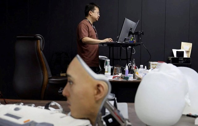Thế giới &#39;b&#225;n&#39; giấc mộng robot h&#236;nh người: Sản xuất bất chấp d&#249; 7 năm mới ho&#224;n vốn, c&#243; c&#244;ng ty nhắm l&#224;m 12.000 mẫu/năm - Ảnh 1