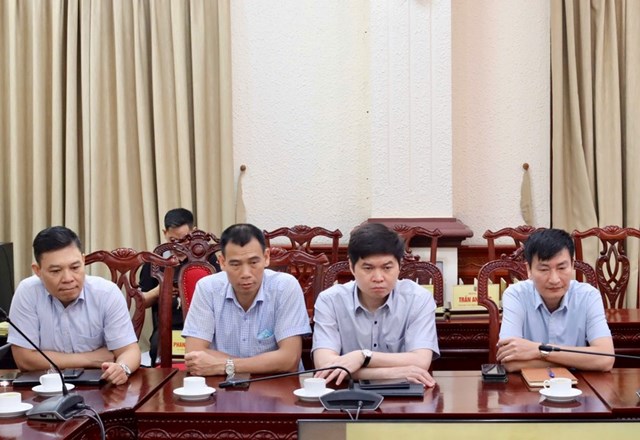 L&atilde;nh đạo c&aacute;c đơn vị thuộc Bộ Tư ph&aacute;p nghe qu&aacute;n triệt Nghị quyết