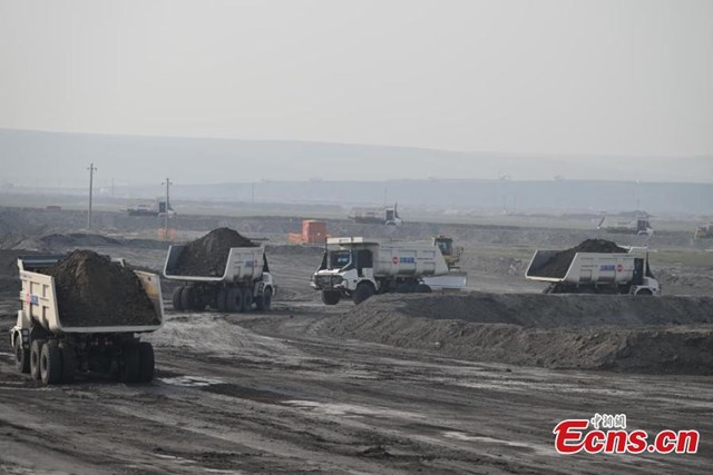 Đo&#224;n xe tải đặc biệt của Trung Quốc ch&#237;nh thức vận h&#224;nh: kh&#244;ng buồng l&#225;i, kh&#244;ng người l&#225;i, hoạt động kh&#244;ng nghỉ 24/7 - Ảnh 3