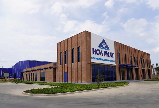 Nha m&aacute;y sản xuất v&aacute;n s&agrave;n H&ograve;a Ph&aacute;t