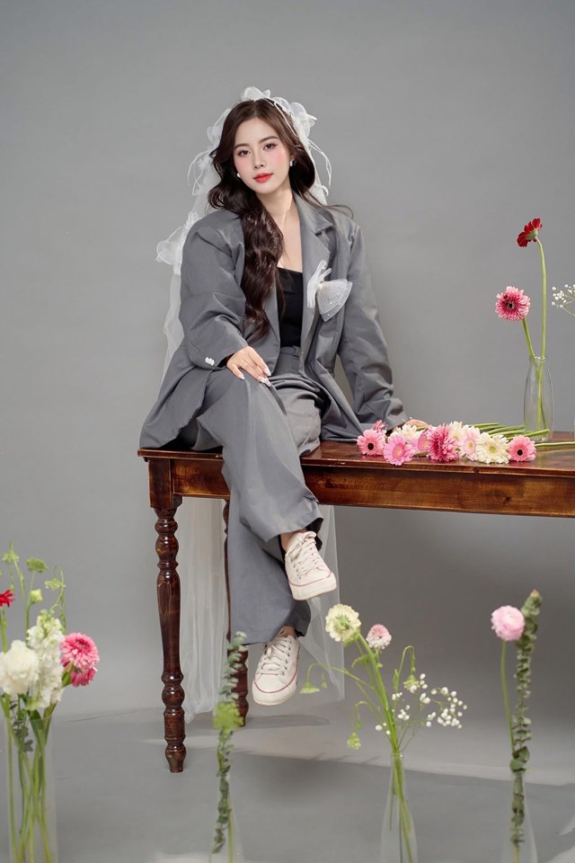 AI “chụp” ảnh cưới tuyệt đẹp trong nh&#225;y mắt: Nhiếp ảnh gia Việt n&#243;i “Trải nghiệm thật kh&#244;ng đến từ những d&#242;ng prompt” - Ảnh 3