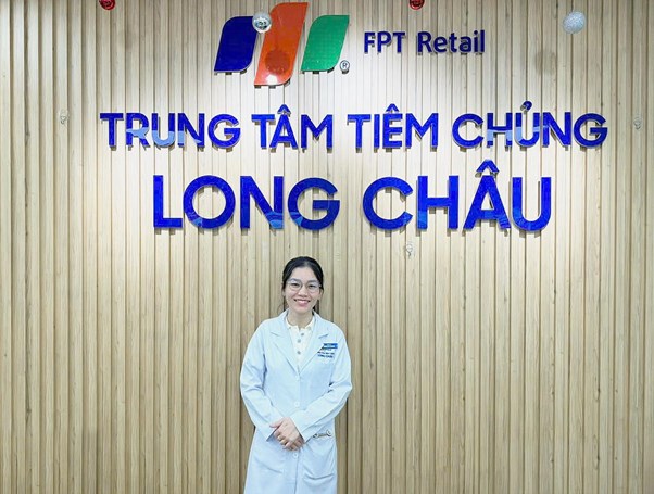 Nữ b&aacute;c sĩ tại trung t&acirc;m ti&ecirc;m chủng đ&atilde; cấp cứu thần tốc, gi&uacute;p người phụ nữ vượt qua cửa tử.&nbsp;