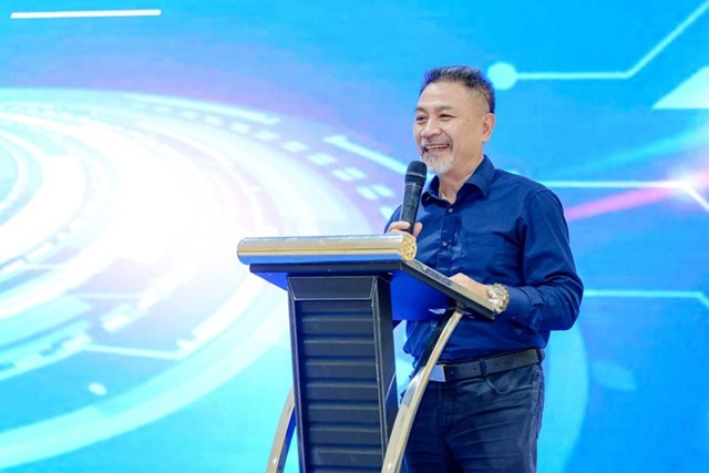 TS. T&ocirc;n Quang Cường nhận định Vinschool ti&ecirc;n phong x&acirc;y dựng chuẩn năng lực AI l&agrave; bước tiến chiến lược, thể hiện tầm nh&igrave;n gi&aacute;o dục số.