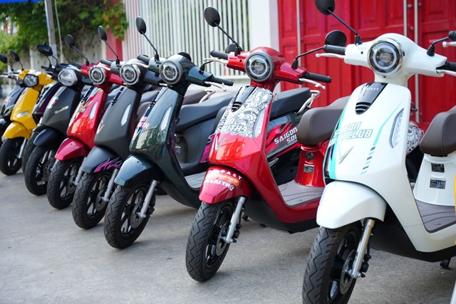 Phụ huynh, học sinh đều ủng hộ xe xanh, VinFast Evo Lite Neo thắng thế trong cuộc đua xe học đường - Ảnh 1