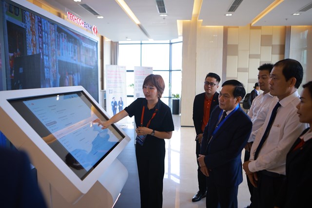 Techcombank đồng h&#224;nh chuyển đổi số c&#249;ng doanh nghiệp Cần Thơ - Ảnh 3
