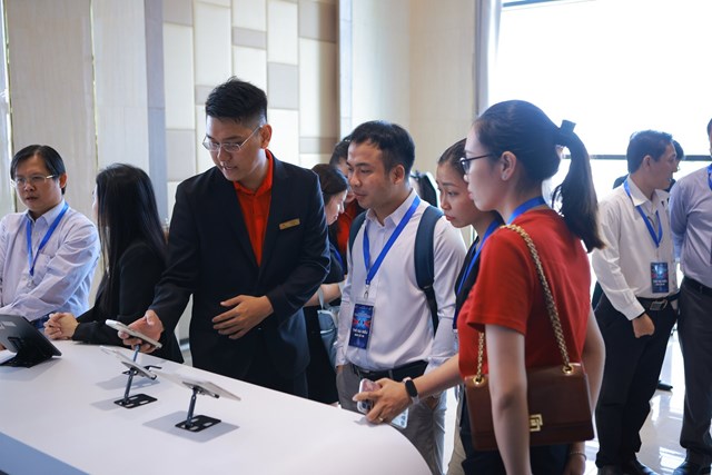 Techcombank đồng h&#224;nh chuyển đổi số c&#249;ng doanh nghiệp Cần Thơ - Ảnh 2