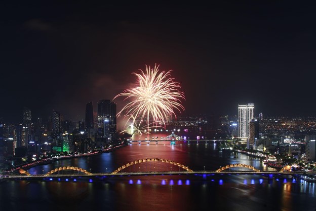 DIFF 2025 đ&#234;m 4: &#39;T&#226;n binh&#39; Bồ Đ&#224;o Nha s&#225;ng tạo, Anh quốc đậm sắc m&#224;u kinh điển - Ảnh 1