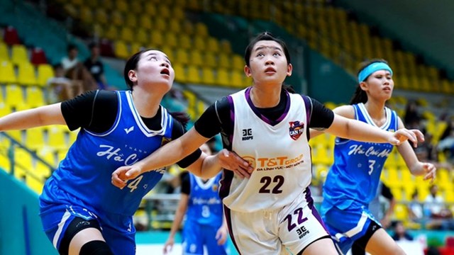 Hồng Tuyết thi đấu tại giải v&ocirc; địch b&oacute;ng rổ U23 quốc gia năm 2023 - Ảnh: Long Nguyễn &nbsp;