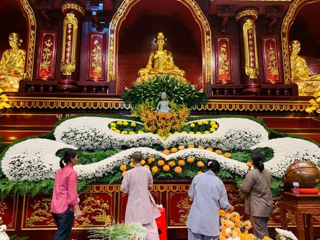 Ch&ugrave;a Y&ecirc;n Tử - Quảng Ninh chuẩn bị cho Lễ cầu nguyện quốc th&aacute;i d&acirc;n an v&agrave;o l&uacute;c 7h30 s&aacute;ng nay - 1/7 tại Cung Tr&uacute;c L&acirc;m Y&ecirc;n Tử. (Ảnh: Ch&ugrave;a Y&ecirc;n Tử)