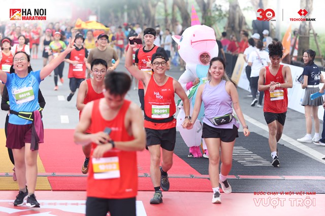 Khởi động m&#249;a thứ 3, Giải Marathon Quốc tế H&#224; Nội Techcombank được lựa chọn l&#224; một trong những sự kiện thể thao ti&#234;u biểu ch&#224;o mừng 70 năm giải ph&#243;ng Thủ đ&#244; - Ảnh 1