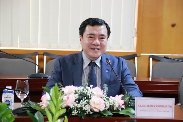 Thứ trưởng Bộ Công Thương Nguyễn Sinh Nhật Tân: Báo Pháp luật Việt Nam đã làm tốt vai trò 'giám sát và phản biện' với ngành Công Thương