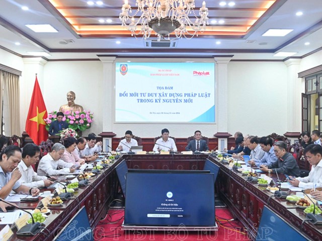 Quang cảnh Tọa đàm Đổi mới tư duy xây dựng pháp luật trong kỷ nguyên mới tháng 11/2024 . Ảnh PV