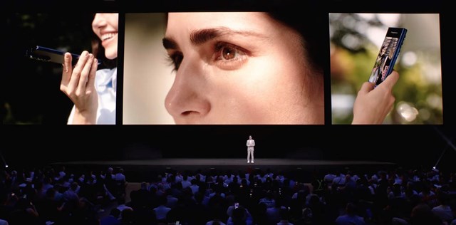 &Ocirc;ng Woo-joon Choi - Chủ tịch ki&ecirc;m Gi&aacute;m đốc điều h&agrave;nh mảng Trải nghiệm Di động (MX) của Samsung, n&oacute;i về ambient AI tại sự kiện ra mắt Galaxy Z Fold7 v&agrave; Galaxy Z Flip7.
