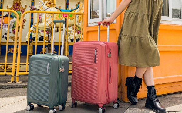 Vali k&eacute;o American Tourister Maxivo ưu đ&atilde;i 50% k&egrave;m qu&agrave; tặng &nbsp;