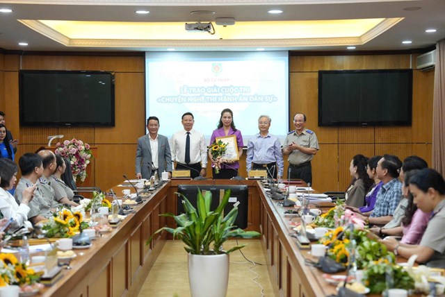 Lan tỏa những h&#236;nh ảnh đẹp về ng&#224;nh Thi h&#224;nh &#225;n d&#226;n sự - Ảnh 2
