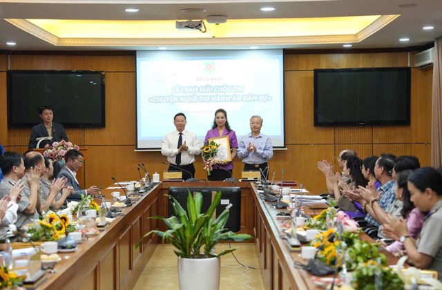 Lan tỏa những h&#236;nh ảnh đẹp về ng&#224;nh Thi h&#224;nh &#225;n d&#226;n sự - Ảnh 1