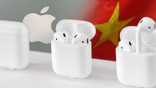 AirPods hiện được Luxshare sản xuất tại Việt Nam, nhưng iPhone th&igrave; c&oacute; lẽ c&ograve;n phải một thời gian nữa. Ảnh:&nbsp;Nikkei.