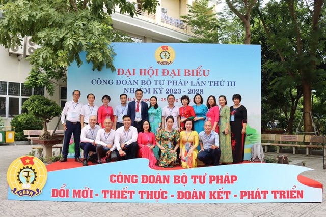 Đo&agrave;n đại biểu B&aacute;o Ph&aacute;p luật Việt Nam tham dự Đại hội