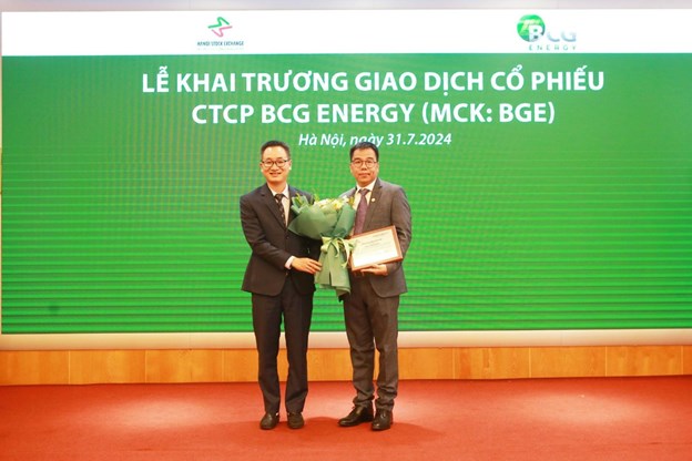 &Ocirc;ng Phạm Minh Tuấn &ndash; Tổng Gi&aacute;m đốc BCG Energy nhận Giấy chứng nhận đăng k&yacute; giao dịch cổ phiếu BGE tại Sở Giao dịch Chứng kho&aacute;n H&agrave; Nội (HNX) &nbsp;