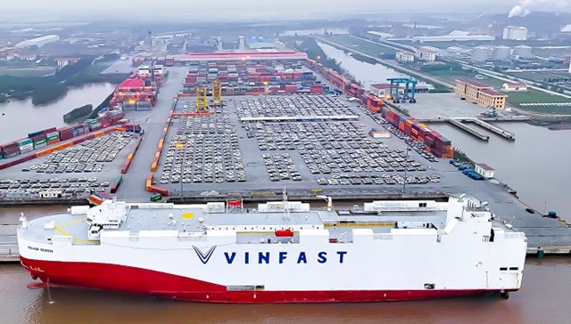 VinFast xuất khẩu 1.879 xe VF8 tới Bắc Mỹ &nbsp;