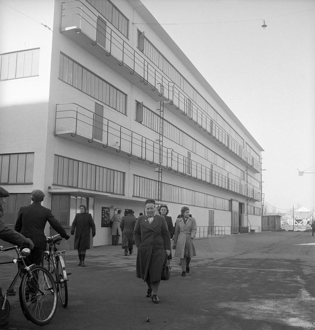 H&igrave;nh ảnh nh&agrave; m&aacute;y của Roche ở Basel những năm 1948.