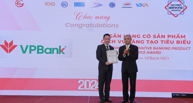 VPBank nhận giải thưởng từ nỗ lực đổi mới, đa dạng h&oacute;a sản phẩm dịch vụ tr&ecirc;n nền tảng&nbsp;trực tuyến VPBank NEO &nbsp;